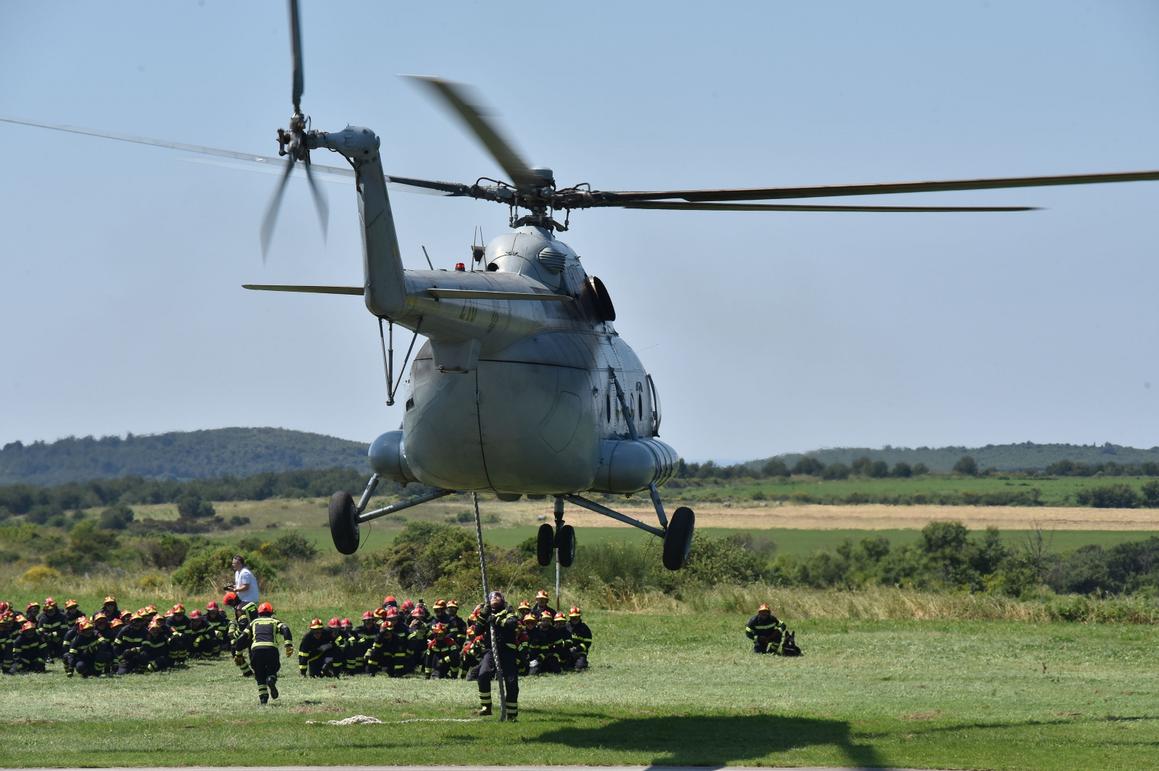 Obuka vatrogasaca s helikopterom HV-a