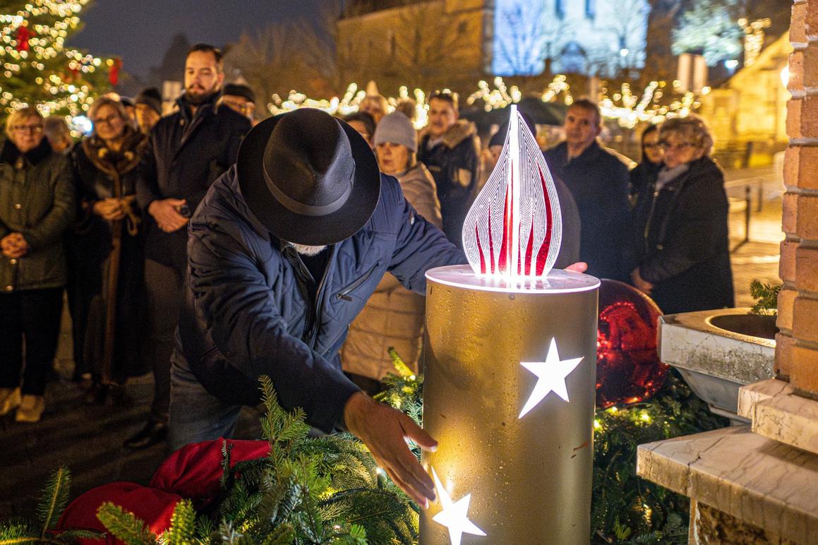 Javno paljenje adventskih svijeća Samoborce okuplja na Trgu kralja Tomislava