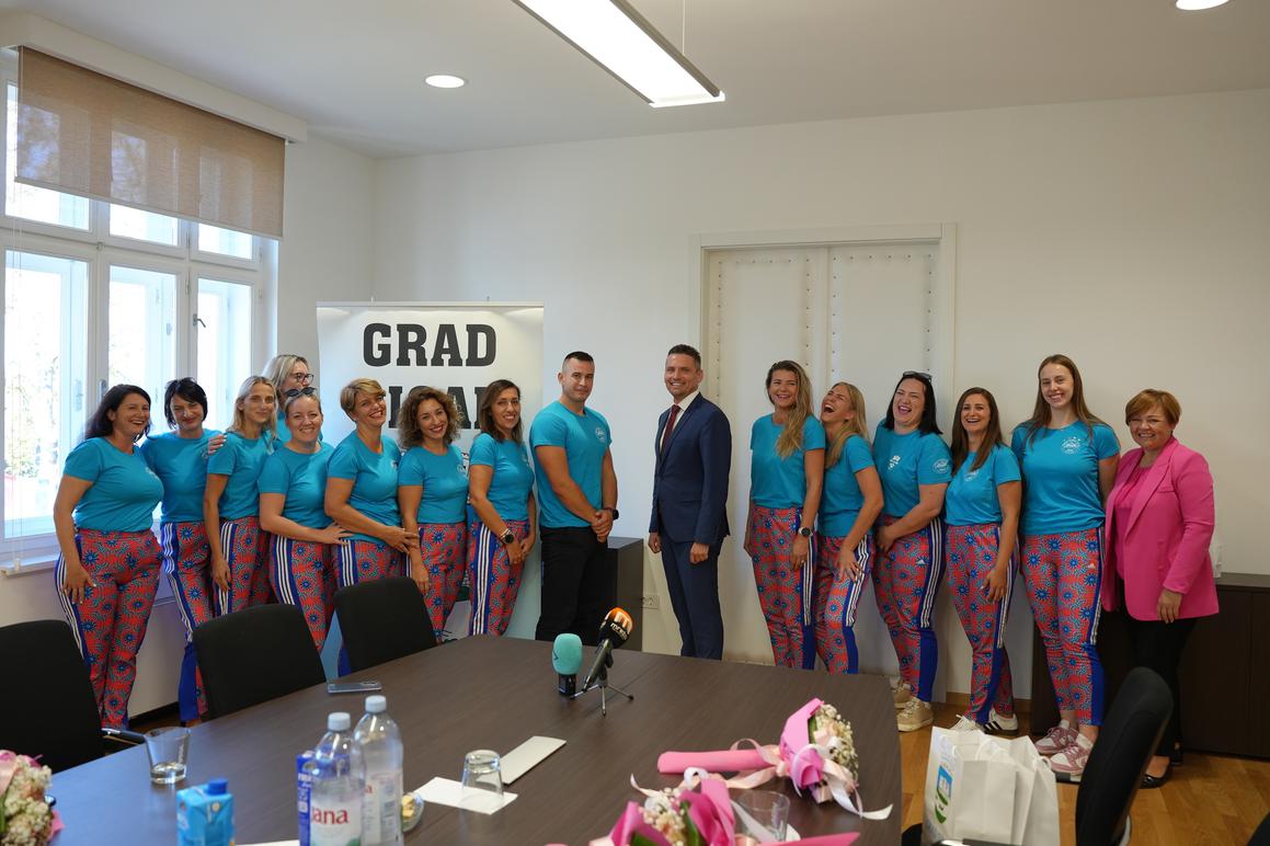 Pobjednice Maratona lađa kod gradonačelnika