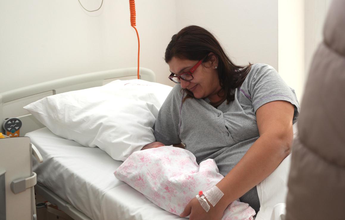 Ena je prva beba rođena u 2017. u sisačkoj Općoj bolnici