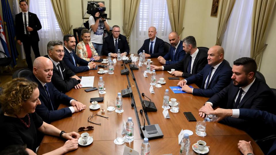 storyeditor/2025-06-19/FB_IMG_1749818188808.jpg