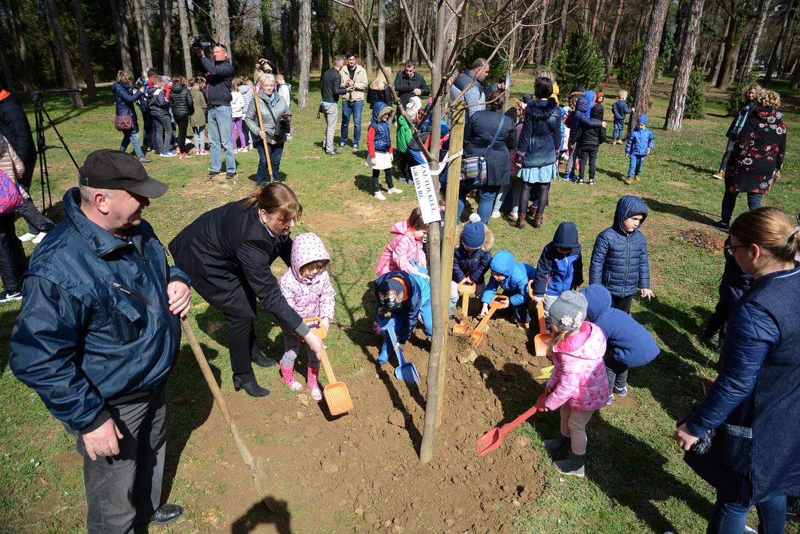 U obnovI gradskog rekreacijskog parka Borik sudjeluju i najmlađi