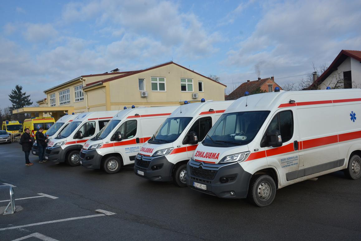 Za bolju sigurnost i skrb pacijenata pet novih sanitetskih vozila