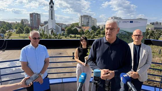 Gradska knjižnica u Karlovcu