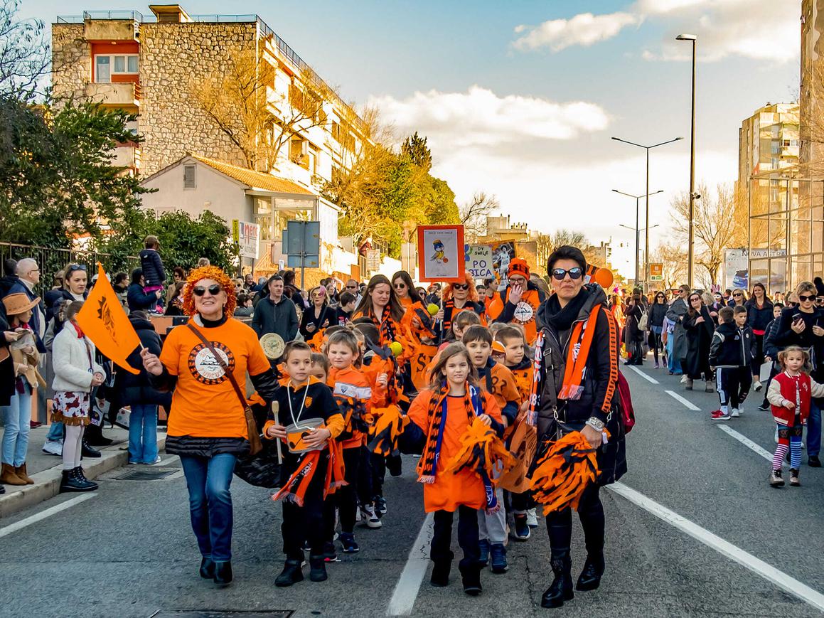 Šibenski karneval: srce grada kuca u ritmu veselja i maštovitih maski