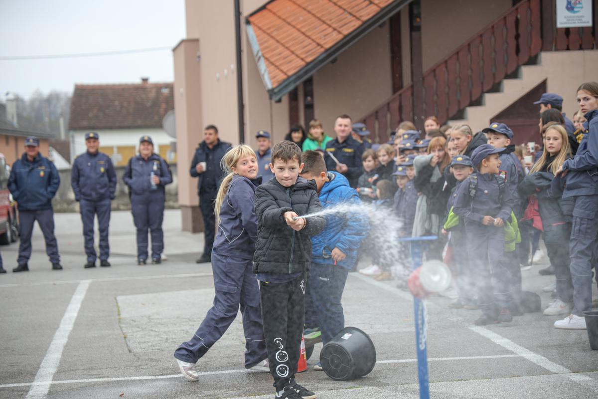 Jedna od ključnih aktivnosti je, ističu u Gradu, formiranje zajedničkog prekograničnog operativnog tima koji će usklađeno i pravodobno djelovati u slučaju katastrofa