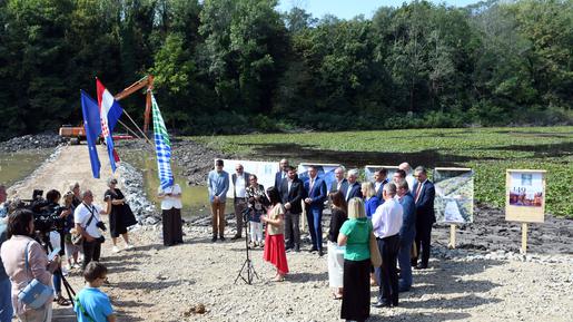 storyeditor/2025-09-05/smz_b_slager_dan_hrvatskih_voda_u_cigocu_foto_nikola_cutuk_pixsell.jpg