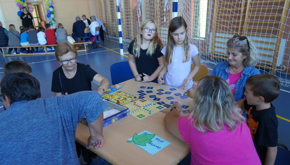 Festival mudrosti i mladosti u školi ugostio bake i djedove đaka