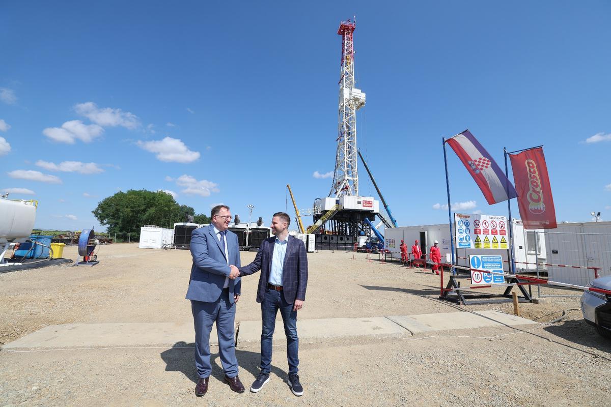 storyeditor/2025-07-11/energija_2.jpeg Gradonačelnik Osijeka Ivan Radić obišao je geotermalnu bušotinu