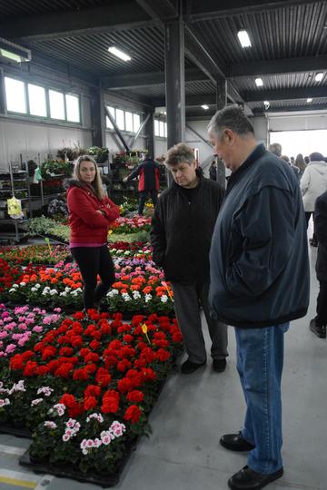 Cvijeće, eterična ulja, ljekovito bilje, ali i oprema za vrt i plastenike mogli su se kupiti na sajmu