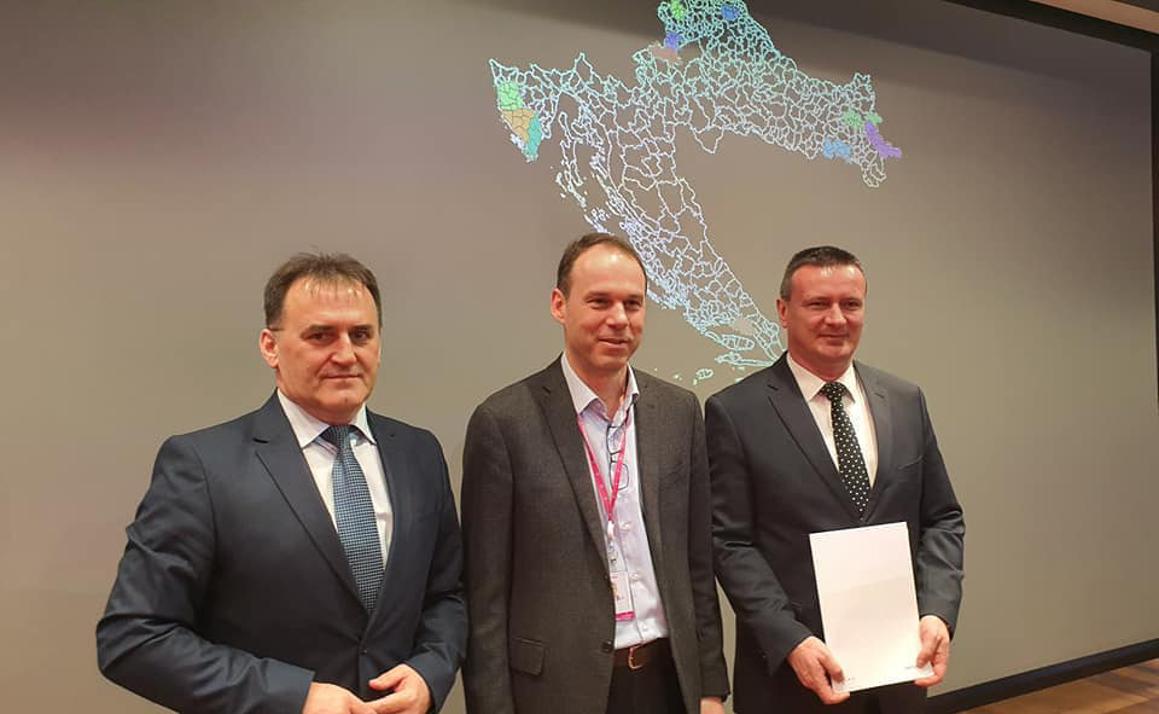 Županija s HT-om potpisala 47 mil. kuna vrijedan ugovor o gradnji mreže širokopojasnog interneta