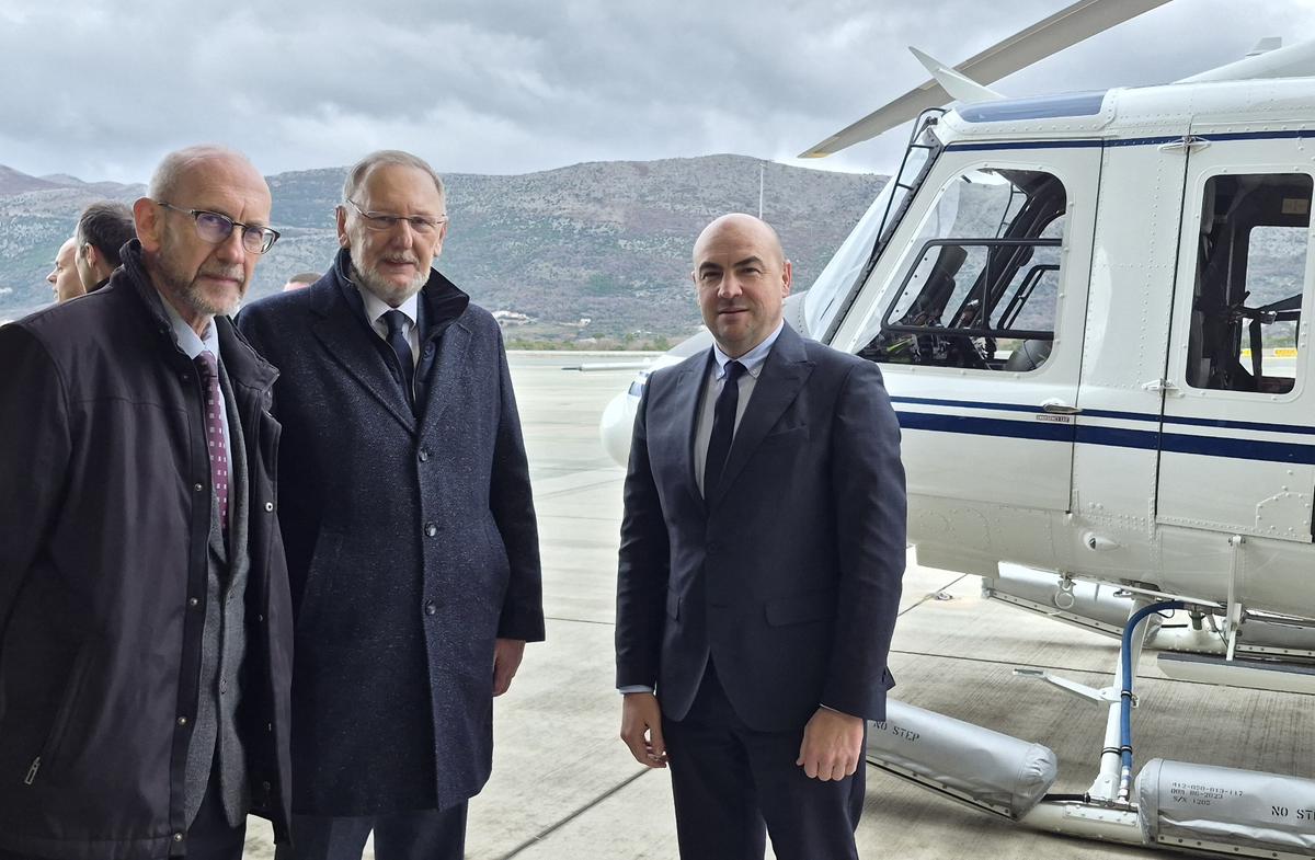 Novi helikopter hitne medicinske službe, istaknuto je, jedan je od dva najmodernija u zemlji