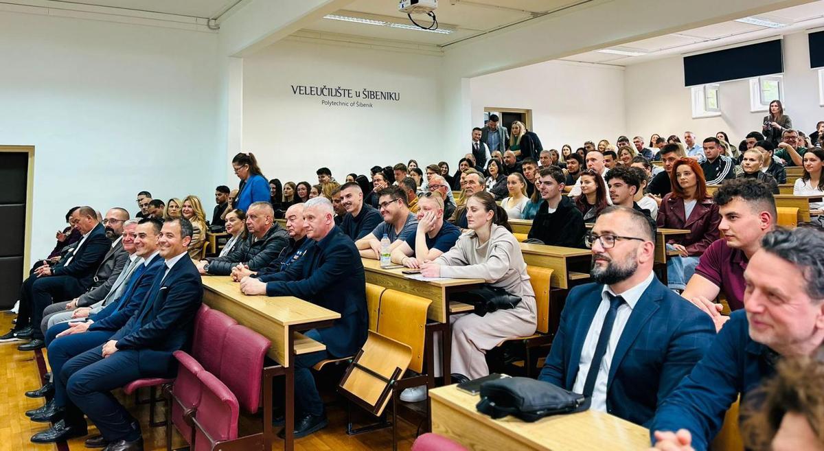 Ministar je na Veleučilištu održao i predavanje "Bez galame: sigurnost i mladi"