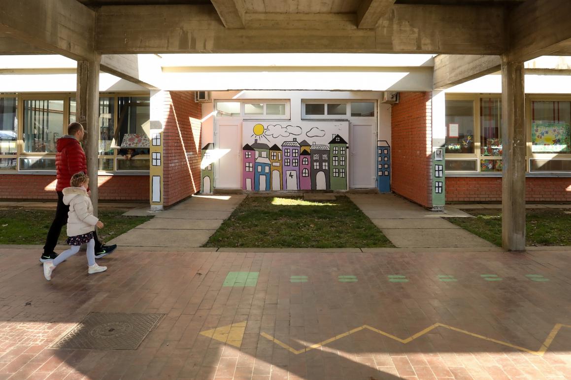 Nove boje dječjeg vrtića: Provedena akcija uklanjanja grafita, zgradu sada krasi šarenilo