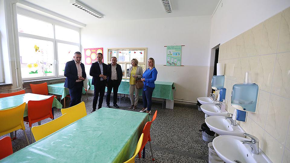 Opremljena je nova blagovaonica i knjižnica u OŠ Davorina Trstenjaka u Čađavici