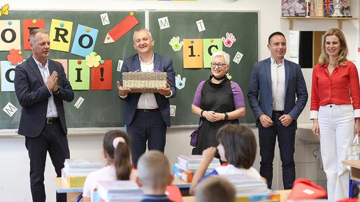 storyeditor/2025-09-12/prvi_dan_skole.jpg