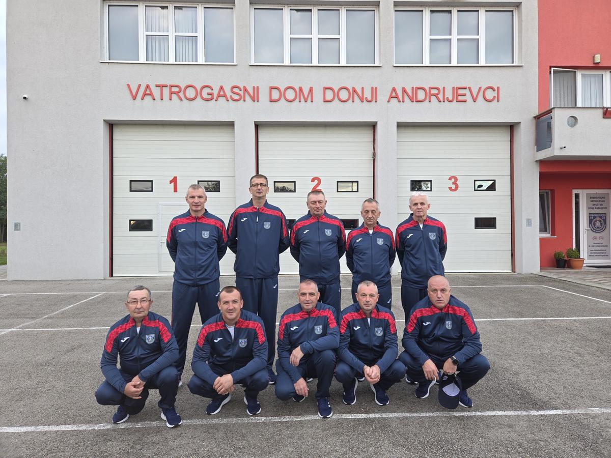 storyeditor/2025-10-13/vatrogasci_2.jpg Najveći problem kod pripreme za državno natjecanje bio je smjenski rad vatrogasaca koji sudjeluju na tim natjecanjima, tako da nam je ostao veoma mali broj slobodnih sati za pripreme, kaže Milan Šulter, predsjednik DVD-a