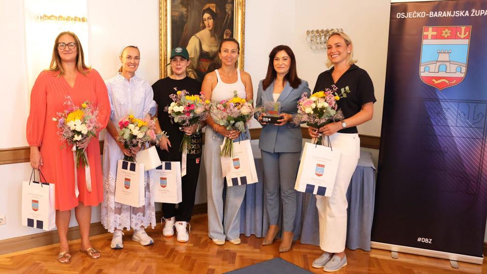 storyeditor/2025-07-18/teniserke1.jpg