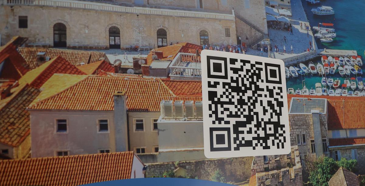 Web aplikaciji može se pristupiti skeniranjem QR koda