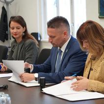 storyeditor/2026-10-12/sisak_b_slager_-ugovor_grad_sindikati_fotog_rad_sisak.jpg