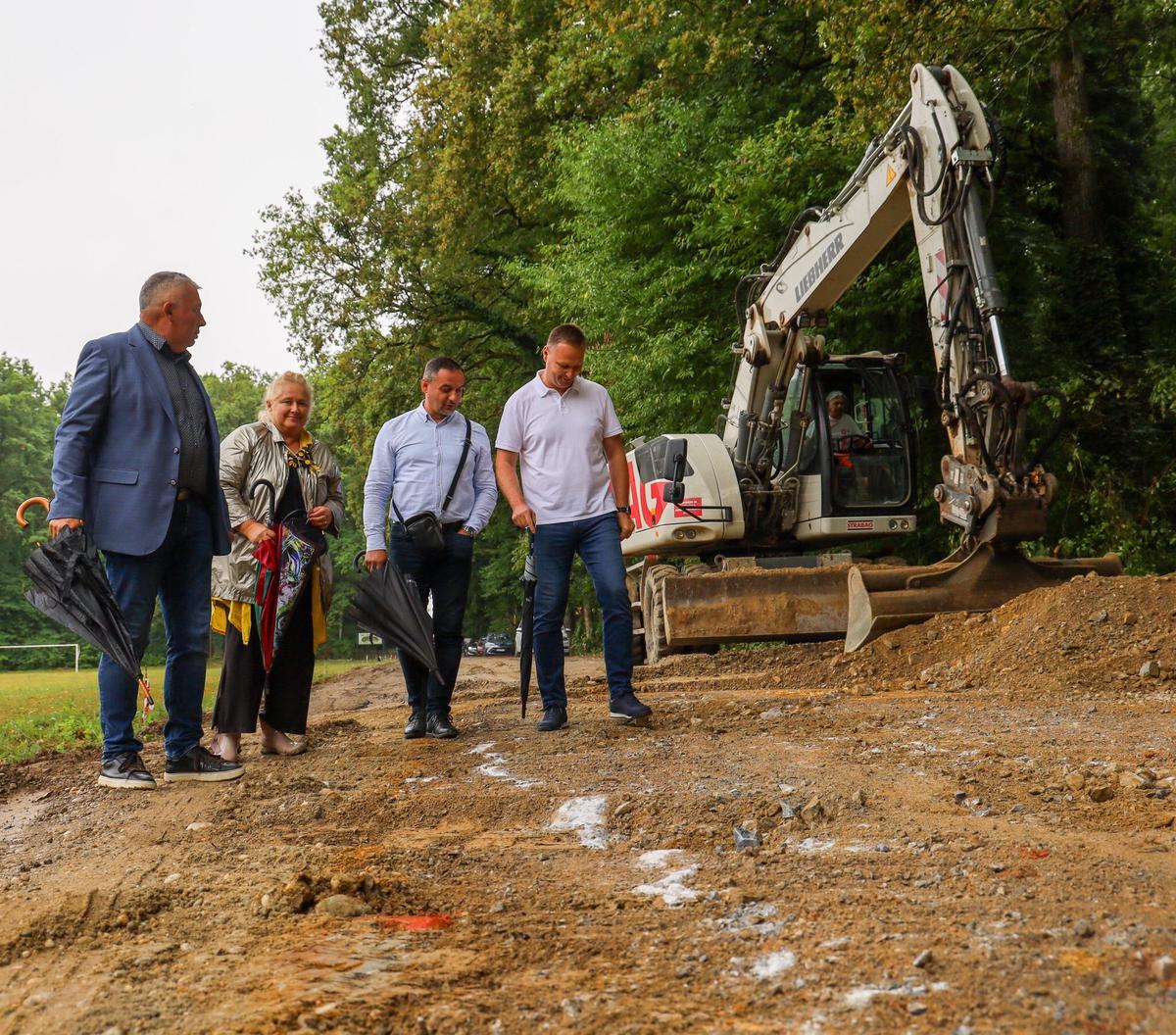storyeditor/2025-07-11/bbz_1.jpg U OBILASKU gradilišta župan je najavio nova ulaganja