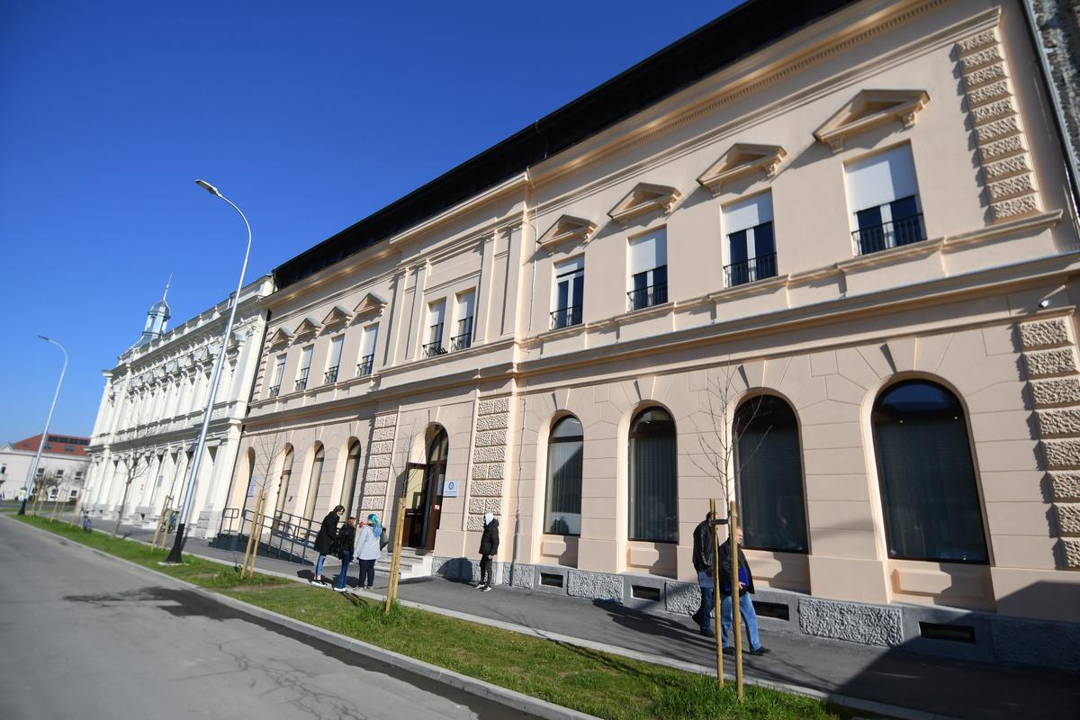 Revitalizirana zgrada u povijesno zaštićenoj jezgri ima novu namjenu, a njezina je velika prednost i lokacija