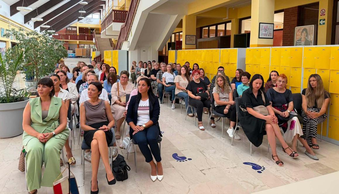 Grad osigurava pomoćnike u nastavi i u vrtiću te komunikacijske posrednike