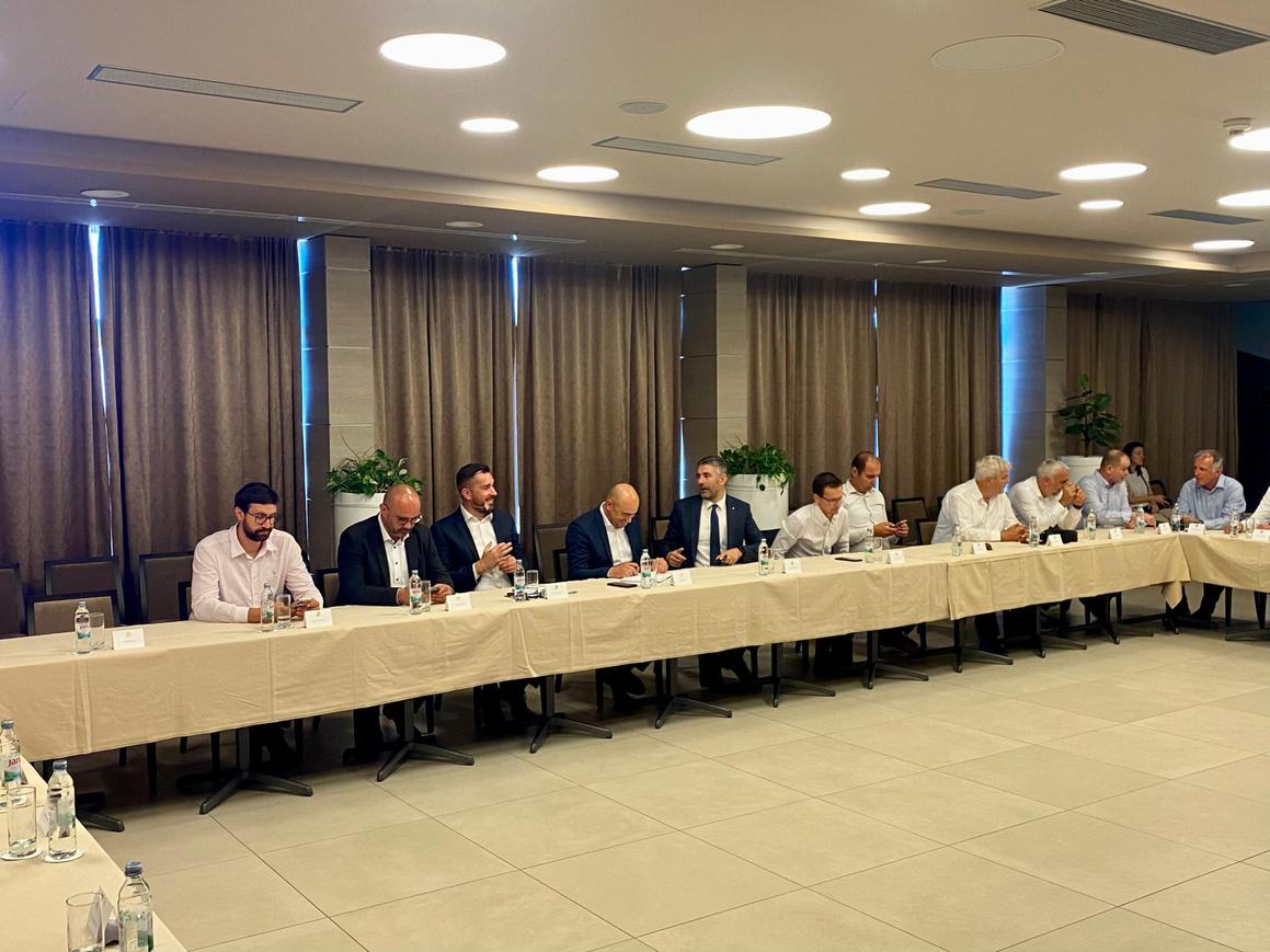 Župan Pezo okupio načelnike i gradonačelnike u Dubrovniku