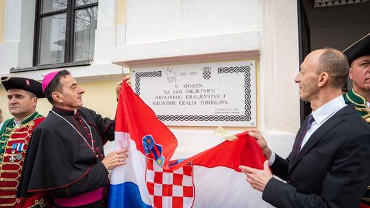 storyeditor/2025-05-22/Ploca_kralj_Tomislav.jpg