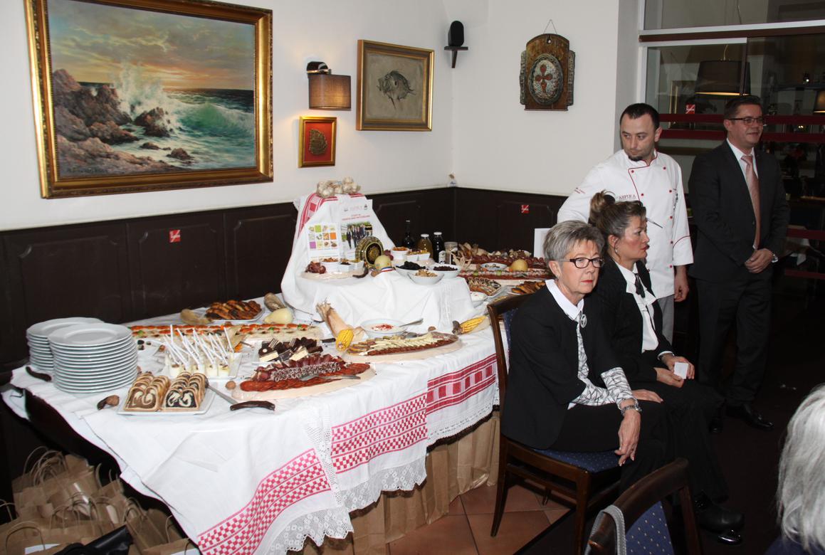 Bečki novinari uživali u specijalitetima slavonske gastro ponude