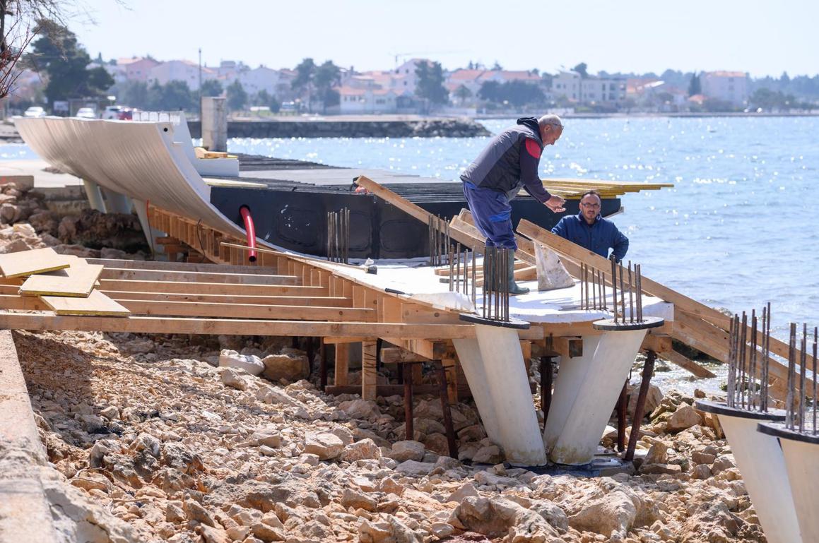 Radovi na rekonstrukciji plaža u Diklo i Kolovare