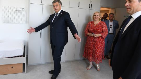 Premijer Andrej Plenkovic sa suradnicima nazočio je završnoj konferenciji i svečanom otvaranju studentskog doma Palacin