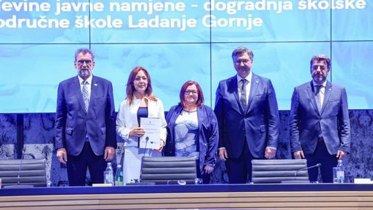 storyeditor/2025-04-25/4b71cdb3caba699a33758253b7c6c795_XL-2.jpg