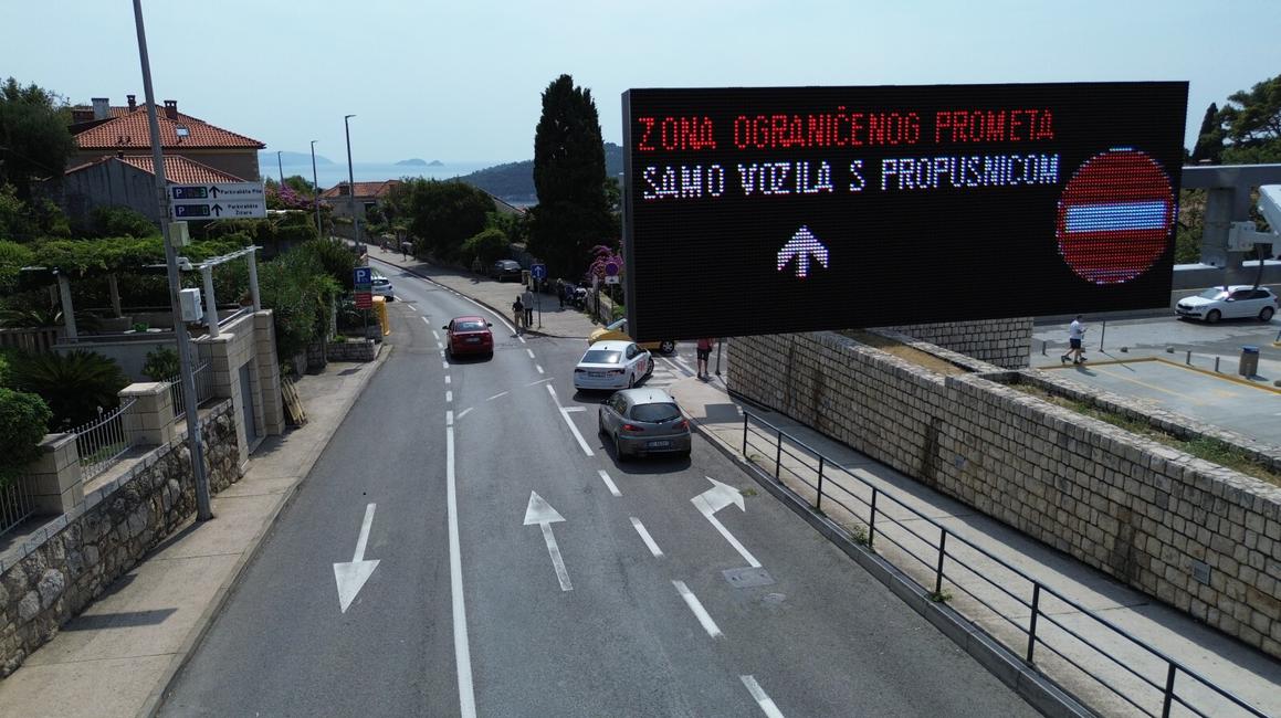 Dubrovnik prvi u RH pokrenuo zonu posebnog prometnog režima
