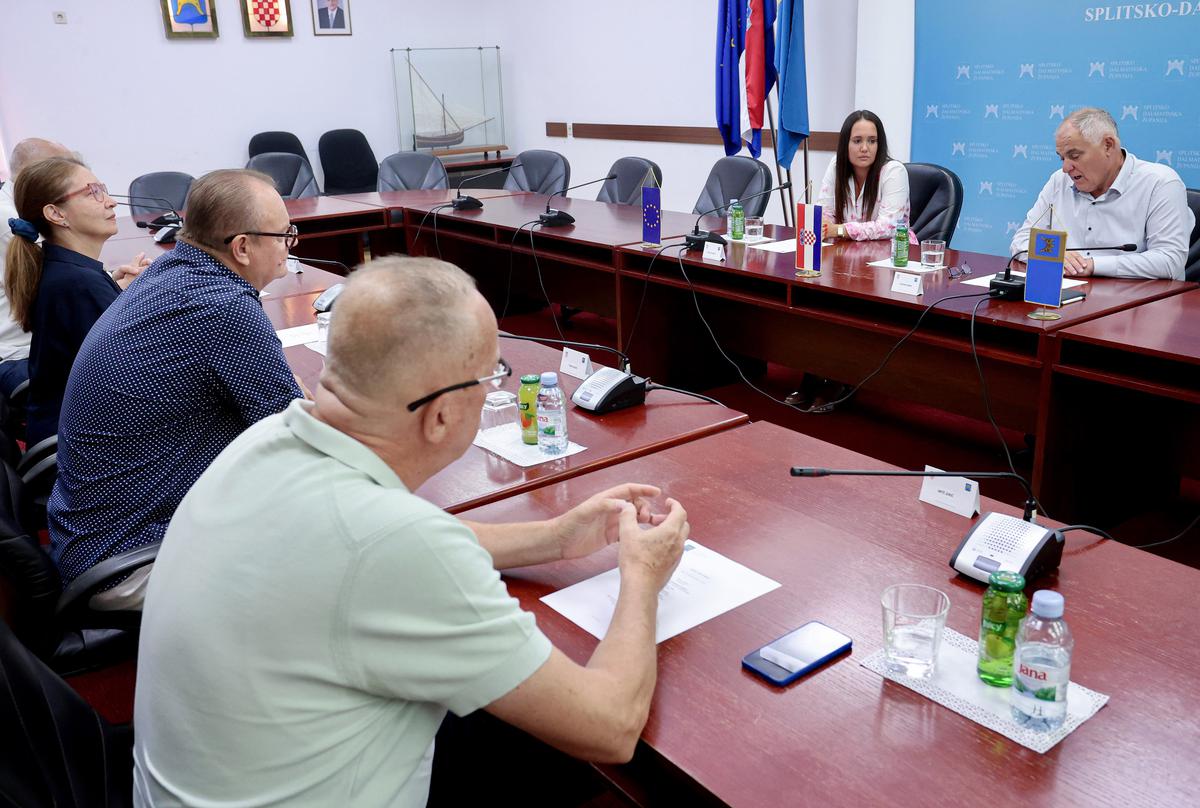 storyeditor/2025-09-05/PXL_210825_137038126.jpg KUD "Filip Dević" broji 82 aktivna člana i djeluje u više sekcija, pri čemu posebno mjesto zauzimaju klape