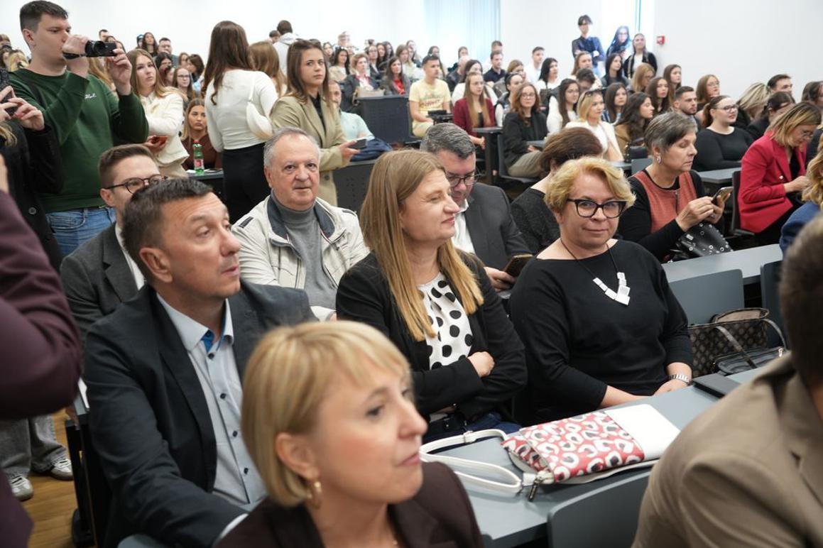 Studenti razgovarali s poslodavcimao praksi i zapošljavanju