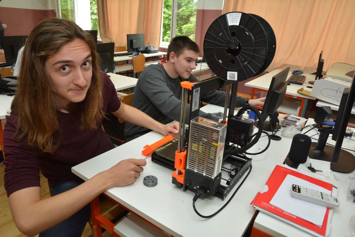 Učenici brodske Industrijsko-obrtničke škole već printaju u 3D tehnologiji