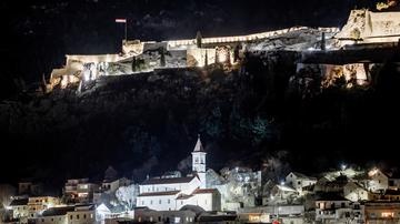 Nova rasvjeta na Tvrđavi Klis