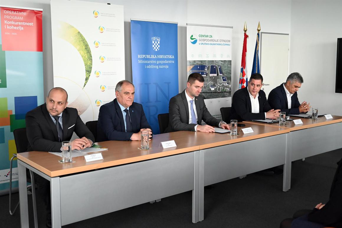 Potpisan ugovor o projektiranju i  građenju centra u Lećevici
