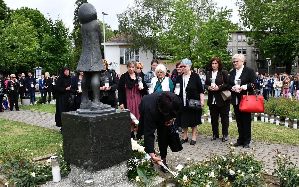 "Moja je Vedrana s 14 godina dobila geler u glavu. Živjela je još tri dana i umrla"