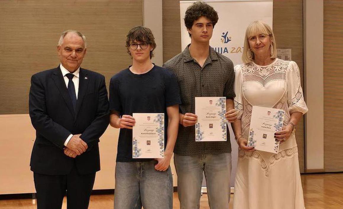 Nagrade za 85 učenika koji su briljirali na natjecanjima