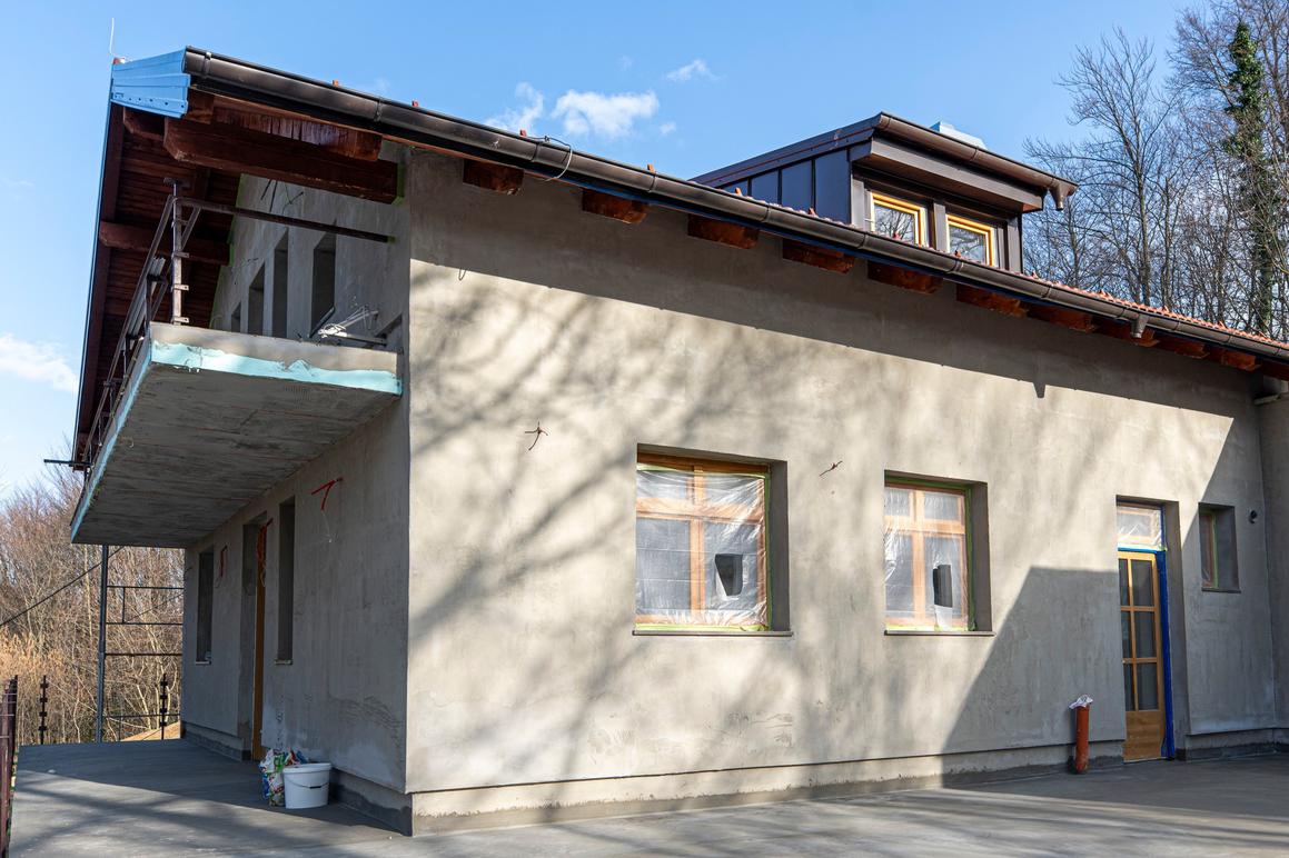 Dovršava se obnova planinarskog doma na Velikom Dolu