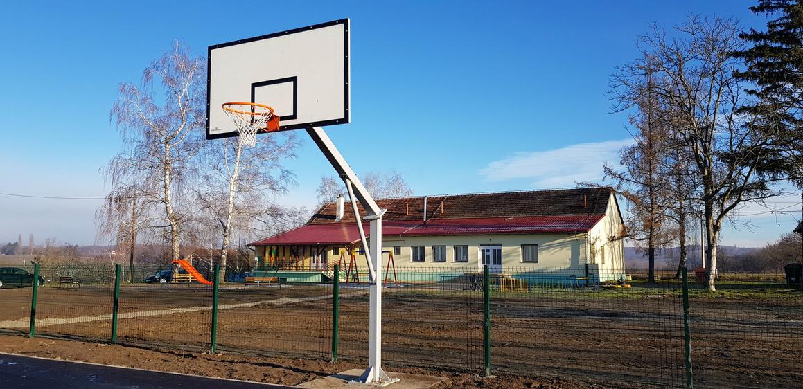 Obnovljena igrališta u Cigleni i Radničkom naselju