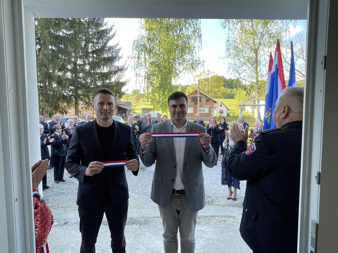 Otvoren i obnovljeni dom vatrogasaca u Madžarima