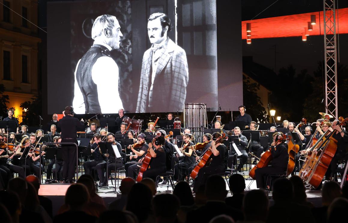 Na koncerte, predstave, izložbe i filmove besplatno do kraja kolovoza