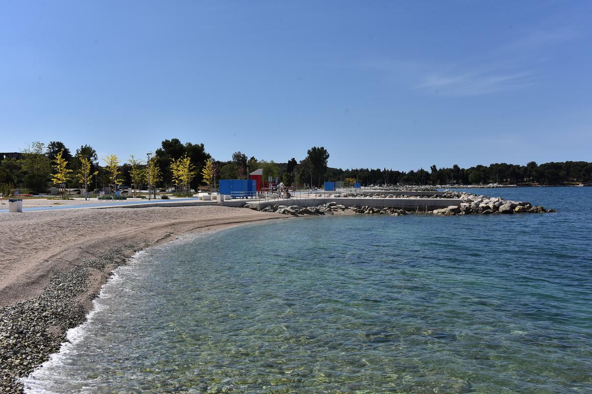 Plaža na Hidrobazi imat će zonu  za piknik i tematsko dječje igralište