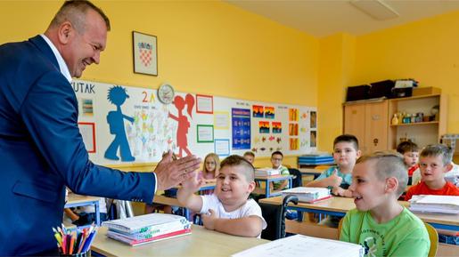 storyeditor/2025-09-12/prvi_dan_skole_vz_zupanija_2025_1_1_.jpg