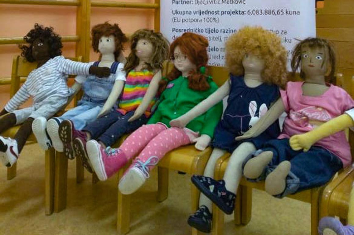 Metoda 'Persona Doll' za rad s djecom u DV Metković