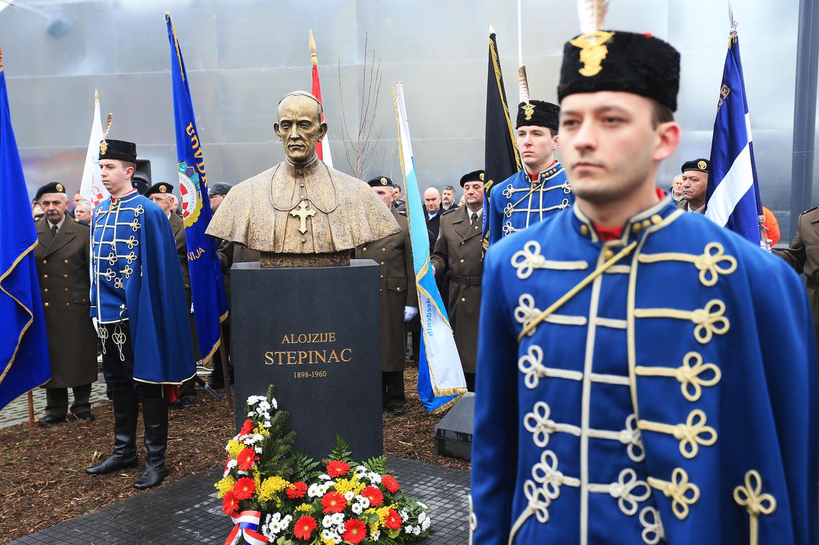 Otkriven spomenik Stepincu, ali ne bez incidenta