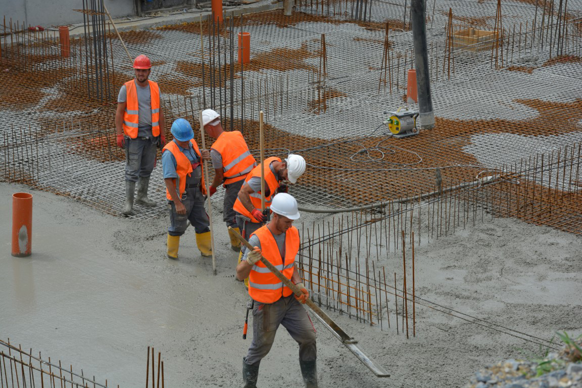 Na gradilištu je stotinjak radnika, a dnevno se utroši 400 kubika betona